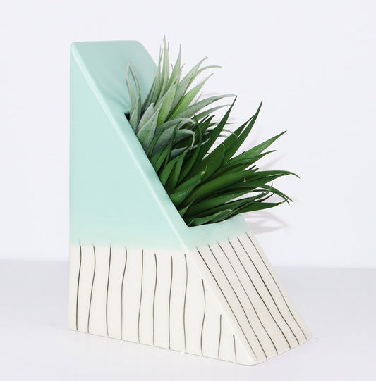 Lilah Triangle Planter